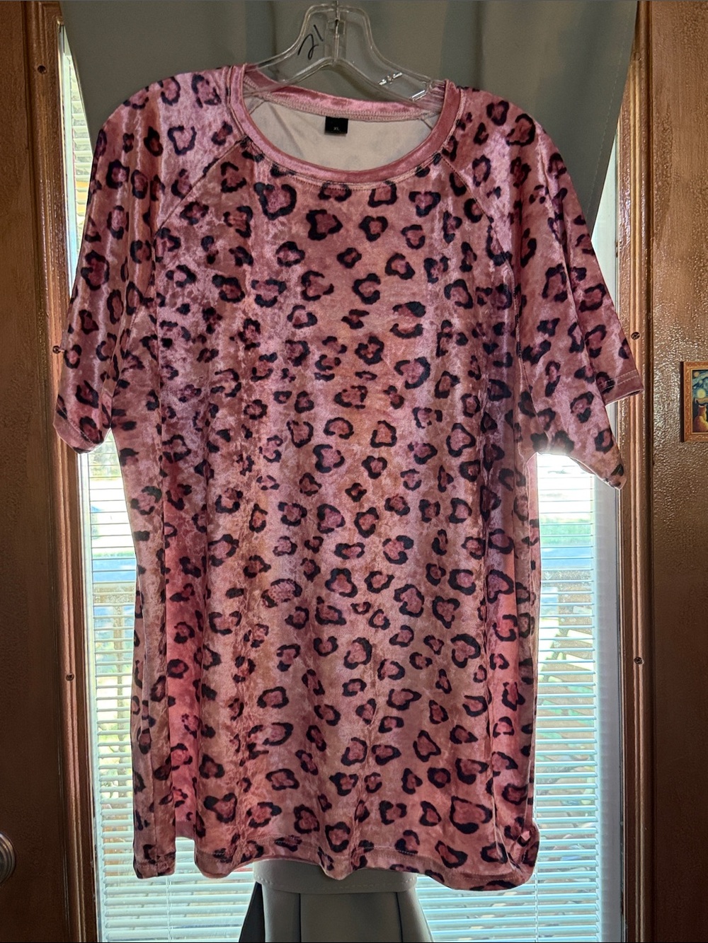 NWOT velvety pink animal print top. Size xl